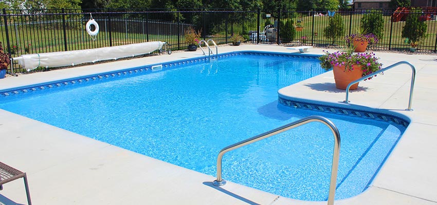 Bentuk kolam renang huruf L